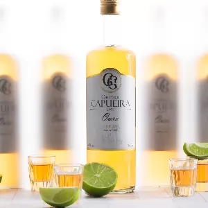 Cachaça Capueira Ouro Freijó